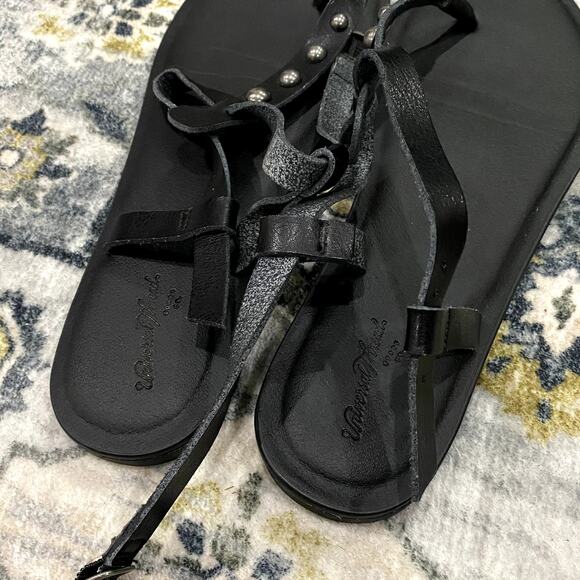 Women's Black Studded Rivet Universal Threads Kylianne Thong T Strap Sandals - Picture 5 of 6